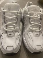 Nike Sneaker Monarch weiss Grösse 40.5 guter Zustand