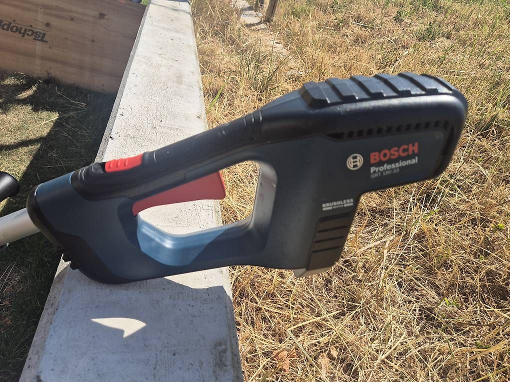 Bosch Tous les outils: Débroussailleuse bosch avec accu 8ah – D'occasion à Rueyres-St-Laurent par cla_mf7f 2