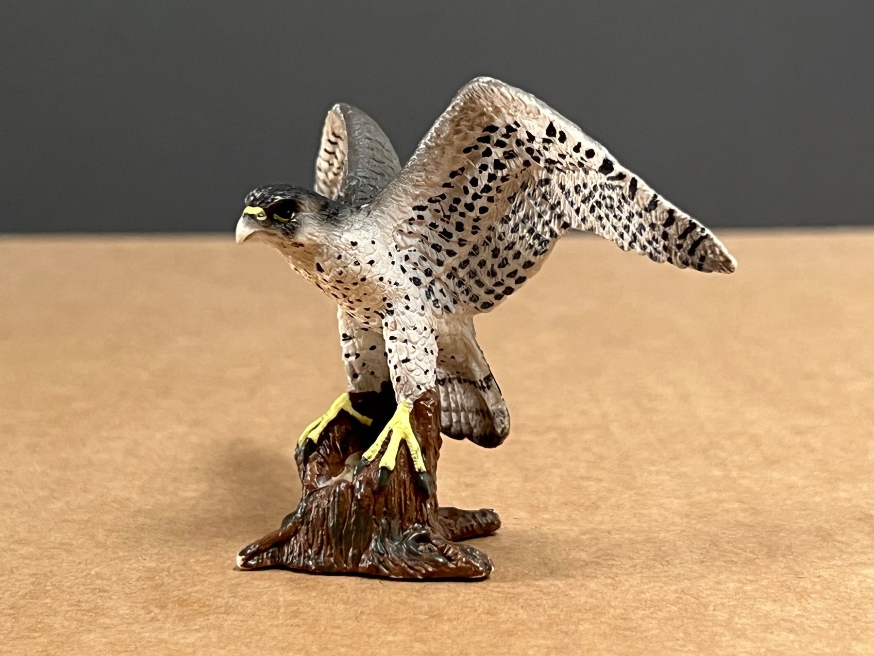 Schleich Statuette: Schleich Wanderfalke Vogel Falke Germany – Usato da Ennetbaden venduto da mapa05 5