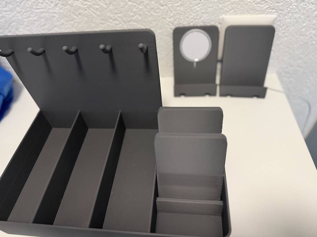 Systemes d'archivage: Support de bureau 3D pour clés et téléphone, gris – Neuf (Voir description) à Ollon VD par reefguard 4