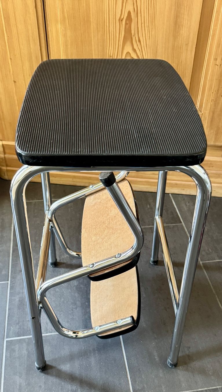 Hocker: Alter Dreitritt Tritthocker Trittleiter 60er-Jahre – Gebraucht aus Rothrist von Luckywinner 3