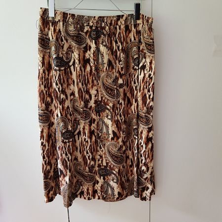 Tolle gemusterter Rock 68 cm lang Grösse XXL von Chicorée
