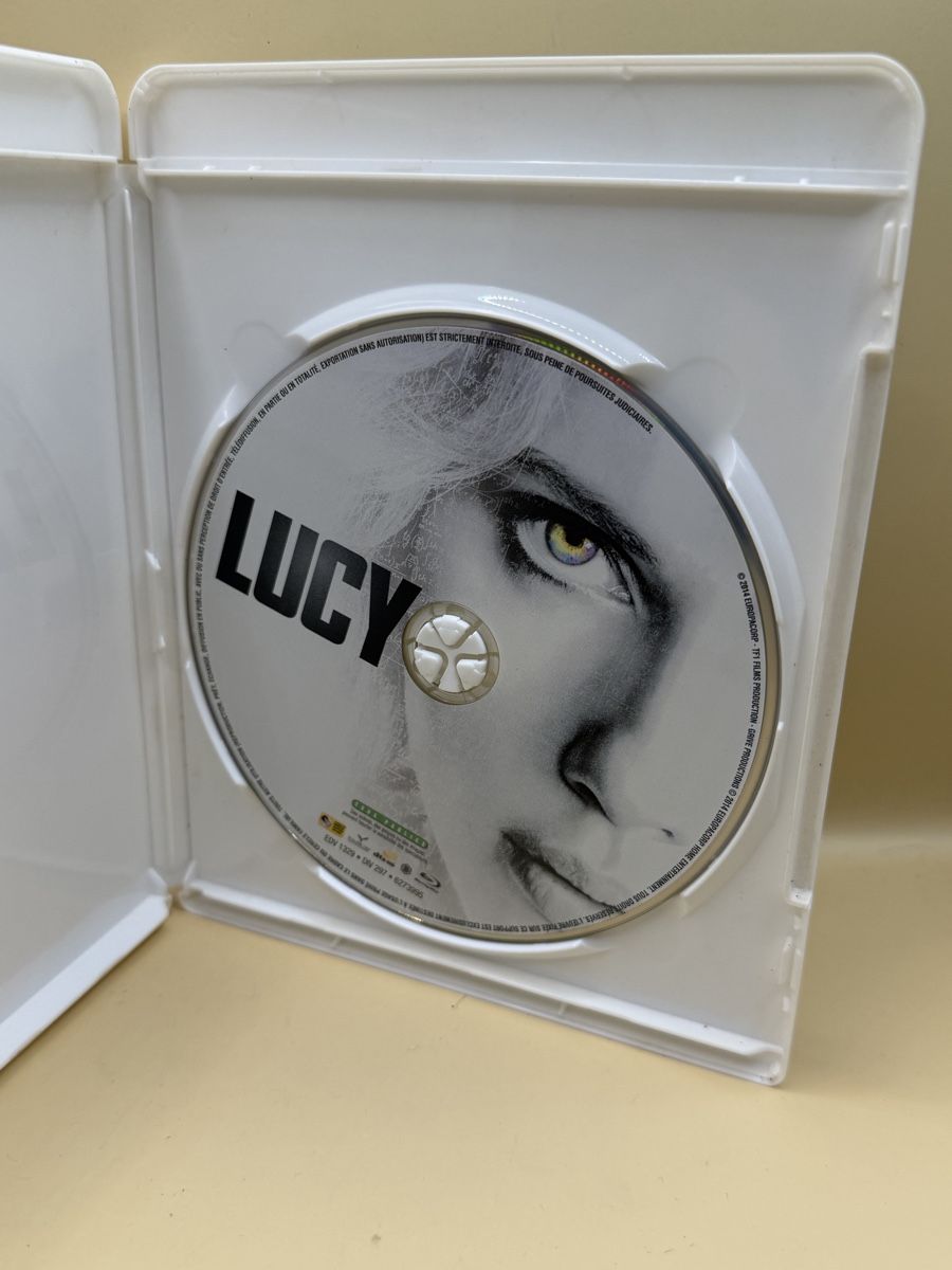Tutti i DVDs: Blu-Ray LUCY – Usato da Genève venduto da sho_67qj 2