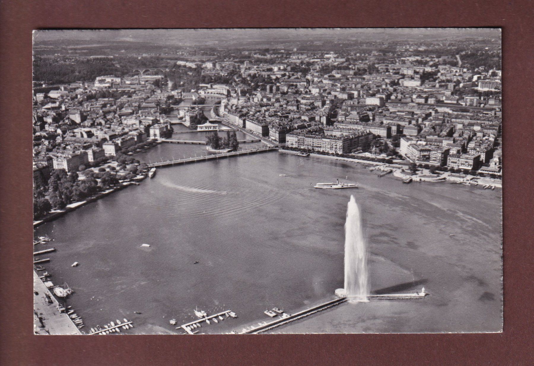 Cartes postales: GENEVE - Vue aérienne - 1953 – D'occasion à Pully par nicecards-shop