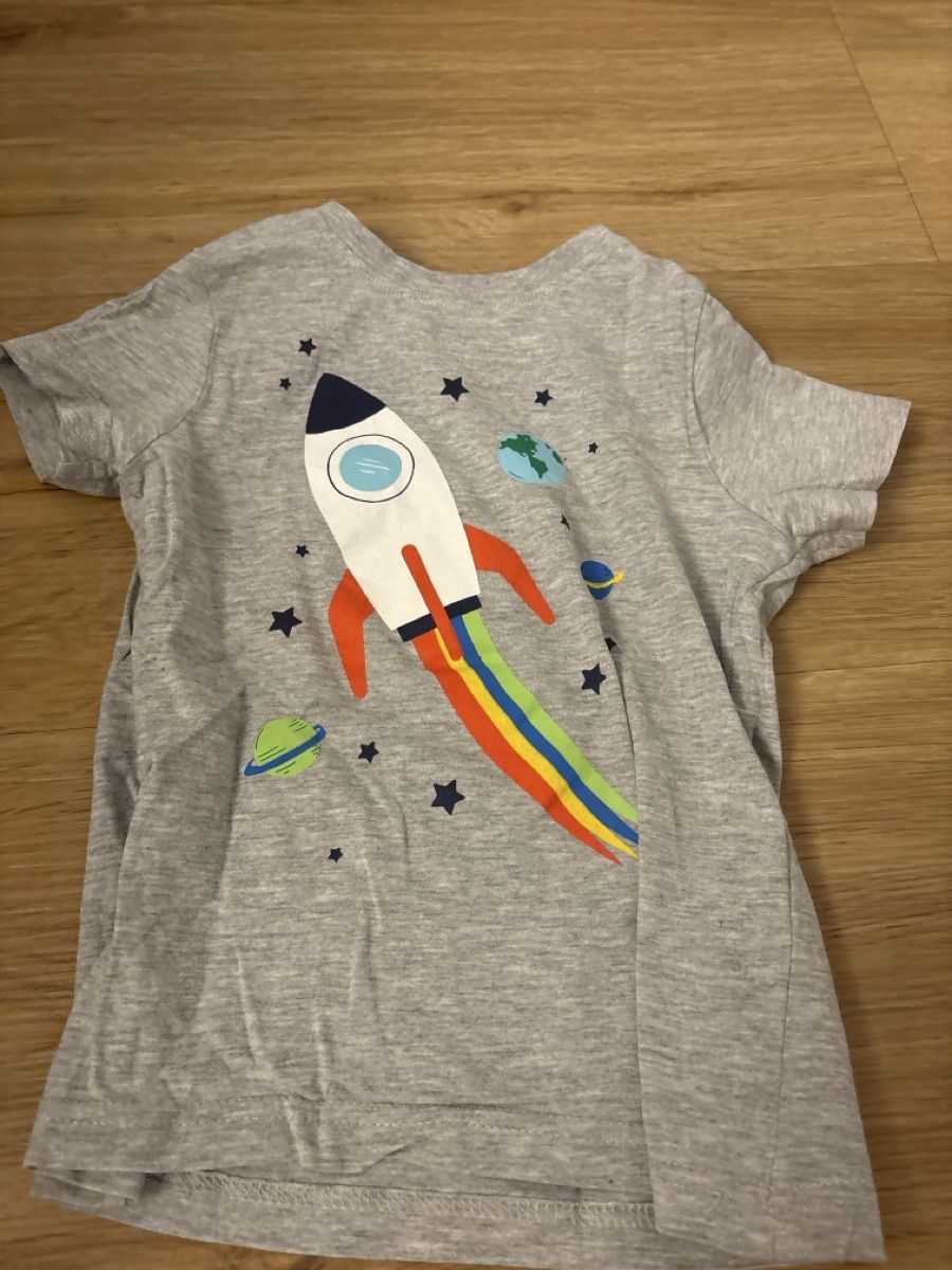Kleiderpakete & -sets: Kleiderpaket T-Shirt 98/104 – Gebraucht aus Chur von copino 2