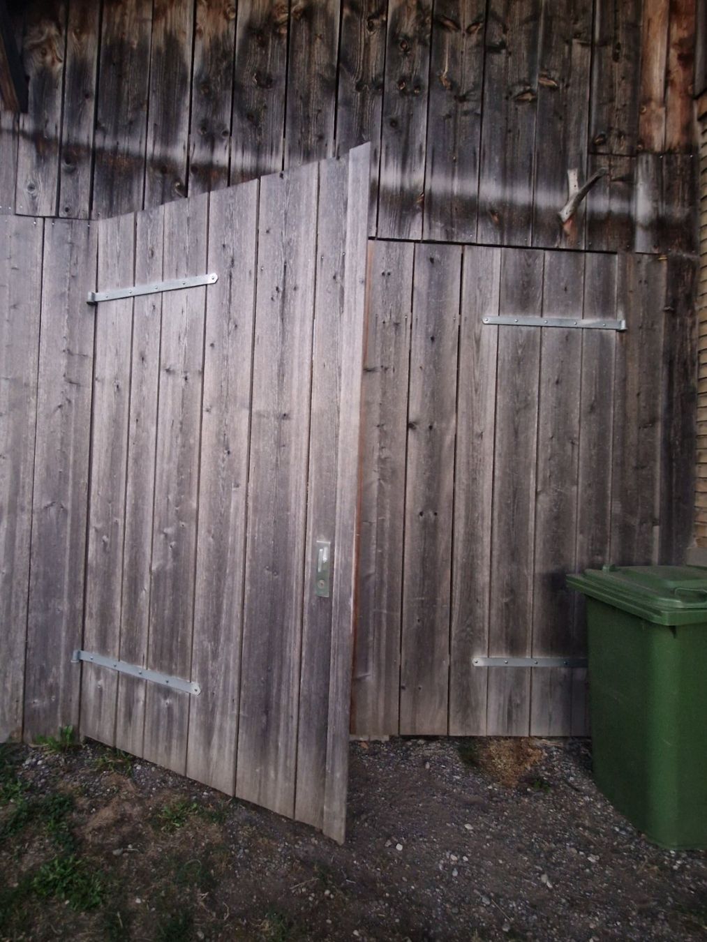 Portes: Garagetor Holz – D'occasion à Lotzwil par DonGavallo