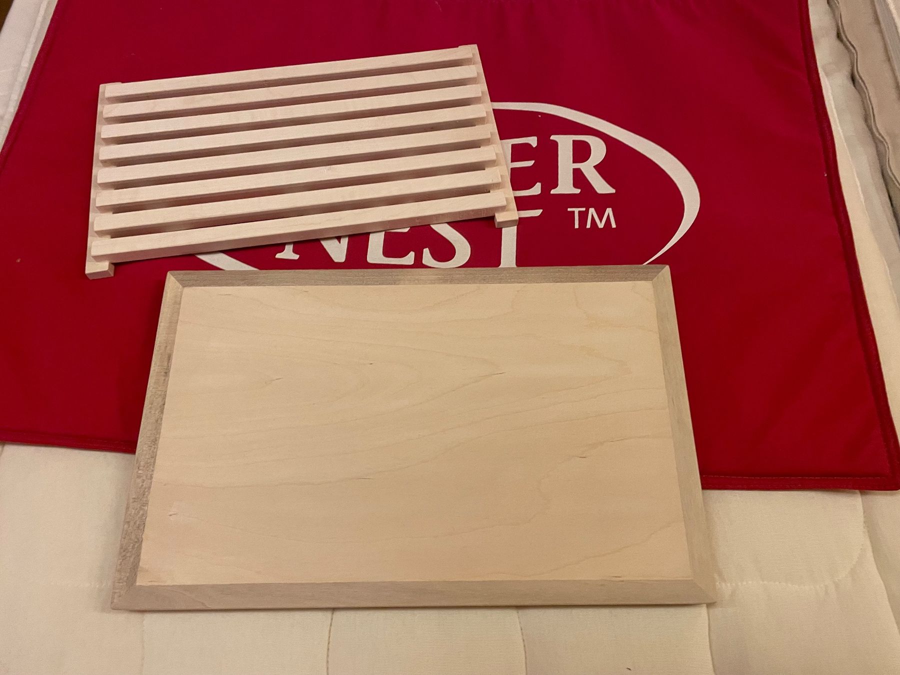 Articoli in legno: Brotschneidebrett , Schneidebrett , Zopfschneidebrett , – Nuovo e nell'imballaggio originale da Illnau venduto da HolzmanufakturIllnau 2