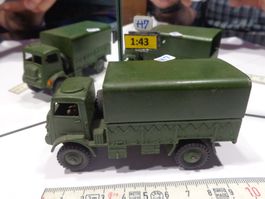 Army Wagon  1:43 (ohne Box) Dinky GB  > (H7)