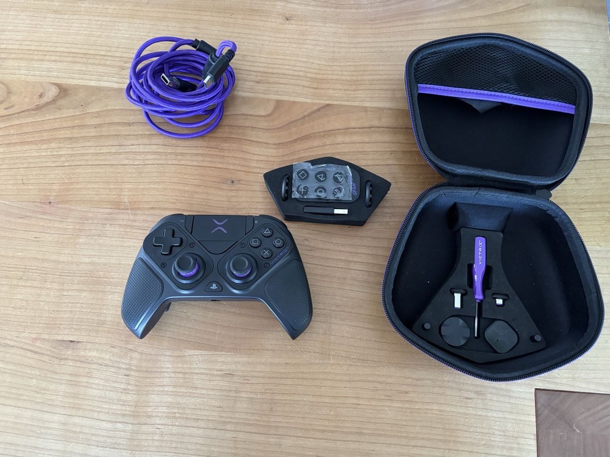Attrezzatura per studi di registrazione: Victrix Pro Bfg Controller – Nuovo (secondo la descrizione) da Madetswil venduto da anirocbre 1