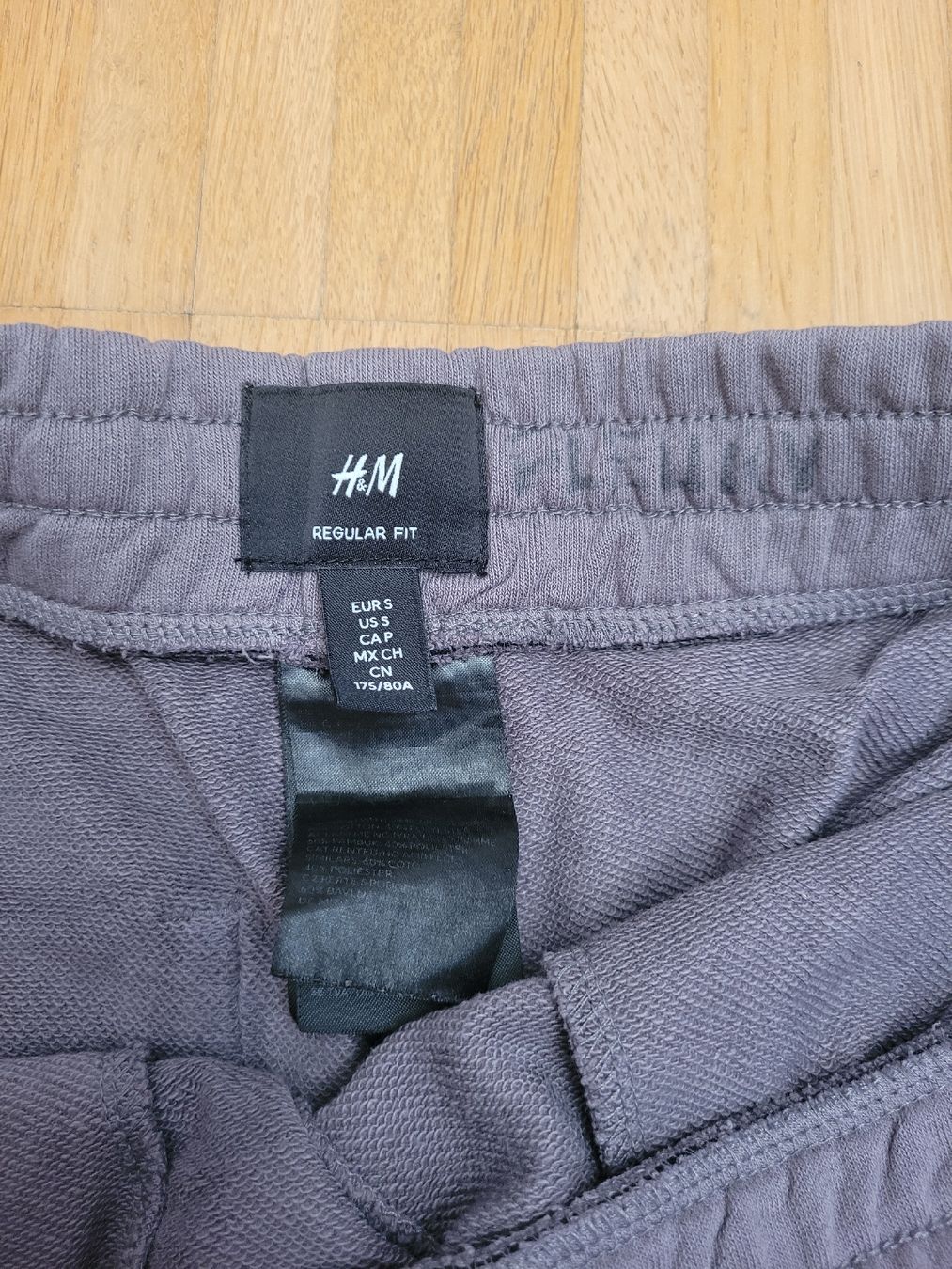 H&M Pantaloni: 71. Shorts H&M gris taille S  – Usato da Villars-sur-Glâne venduto da m66_dch5 2