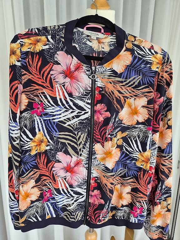 Jacken: Comma Viskose-Sommerjacke Grösse 40 – Gebraucht aus  von  3