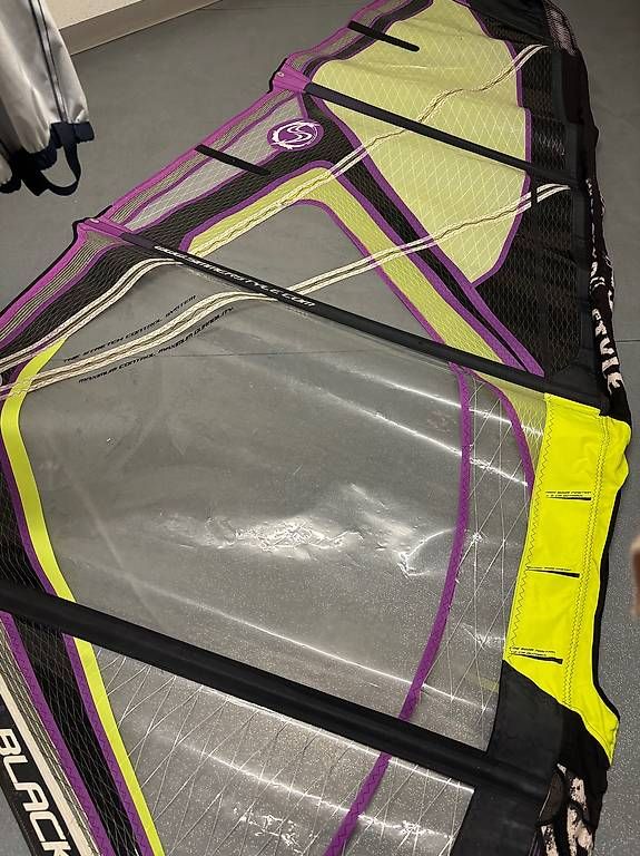 Surf: Simmer style black tip 5.3 Windsurf segel wave – Usato da Luzern venduto da Pablosdias