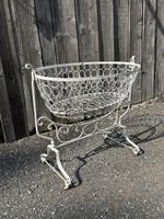 Antike Babywiege – Vintage Dekoration / Pflanzkorb