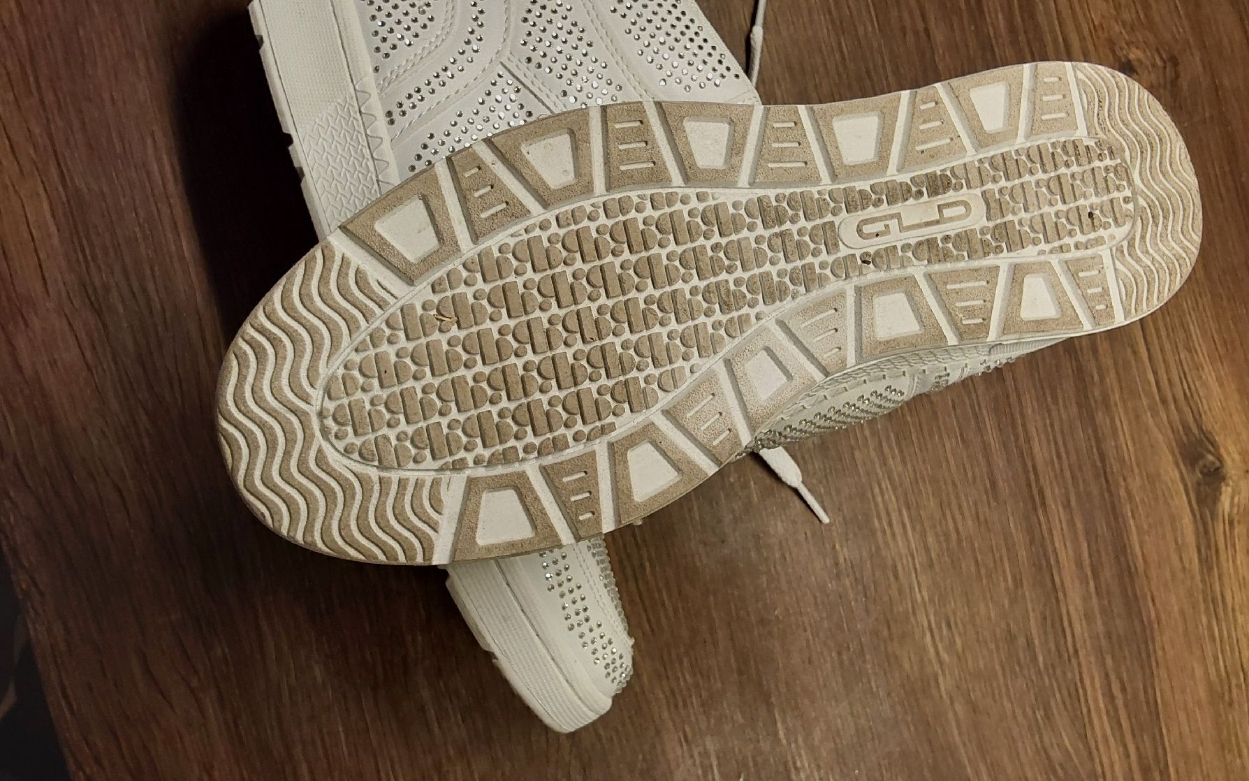 Graceland Damenschuhe: Sneakers Graceland 39 weiss – Gebraucht aus Köniz von scopello12 5