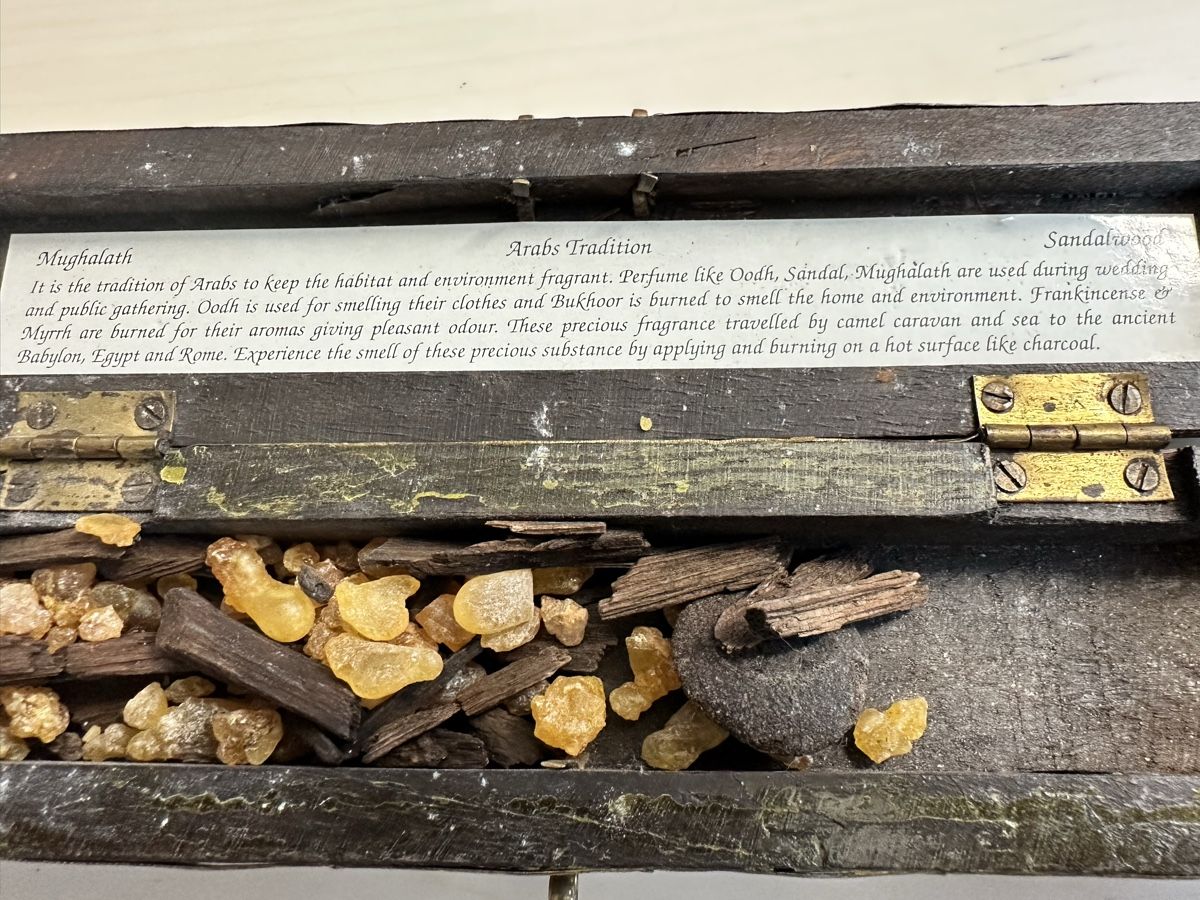 Sonstige Dekorationen & Accessoires: Decorative Wooden Brass Box – Gebraucht aus Zürich von Troy_K 4