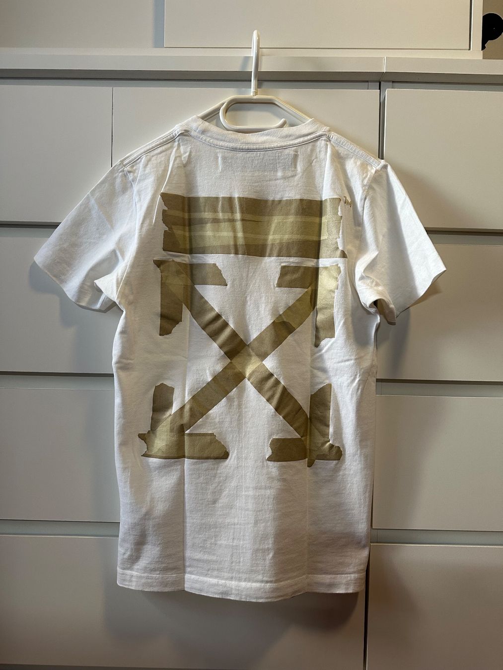Off-White T-shirt: Off-White Tape Arrows Tee Slim fit XXS – Usato da Losone venduto da Adrossi 1