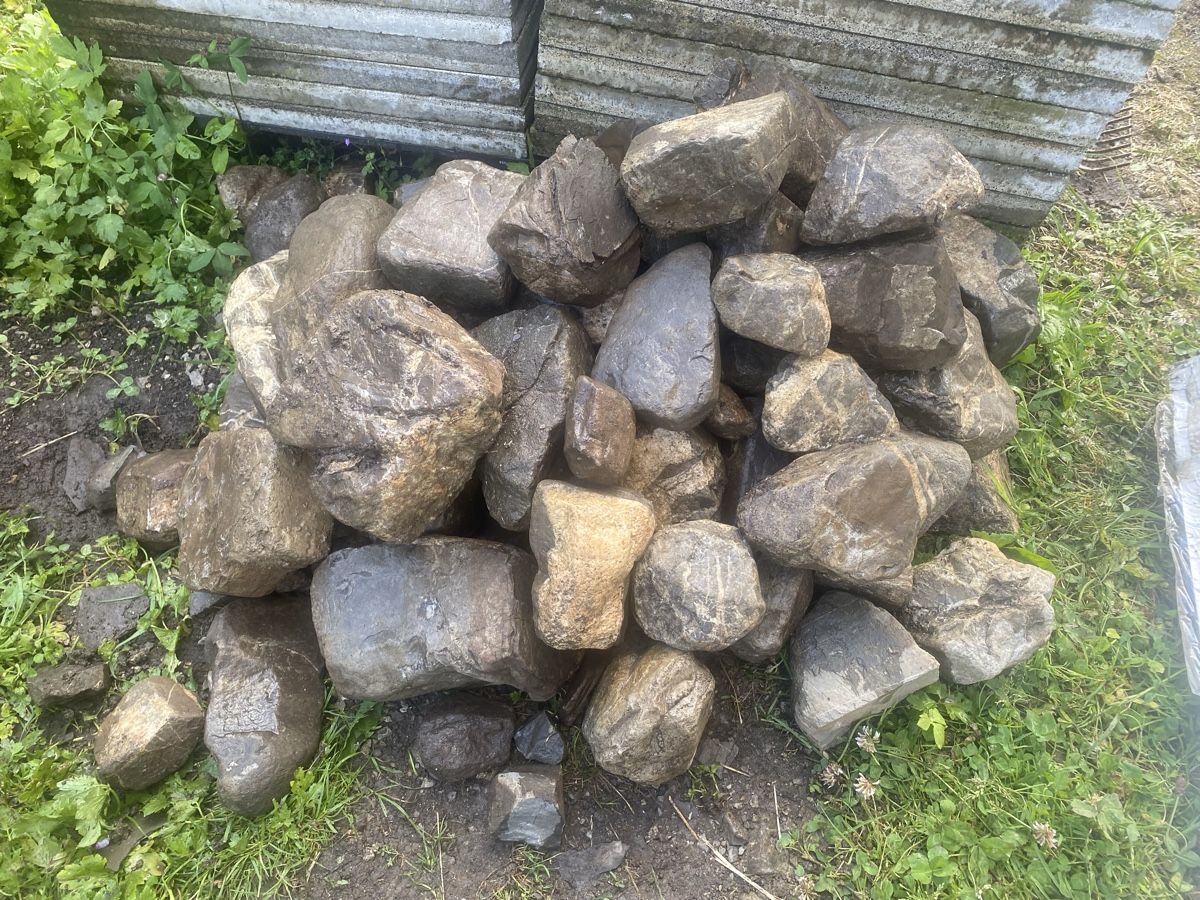 Pietre & tegole: Natursteine ca.3-22cm – Usato da Seewen SZ venduto da shaky01 2