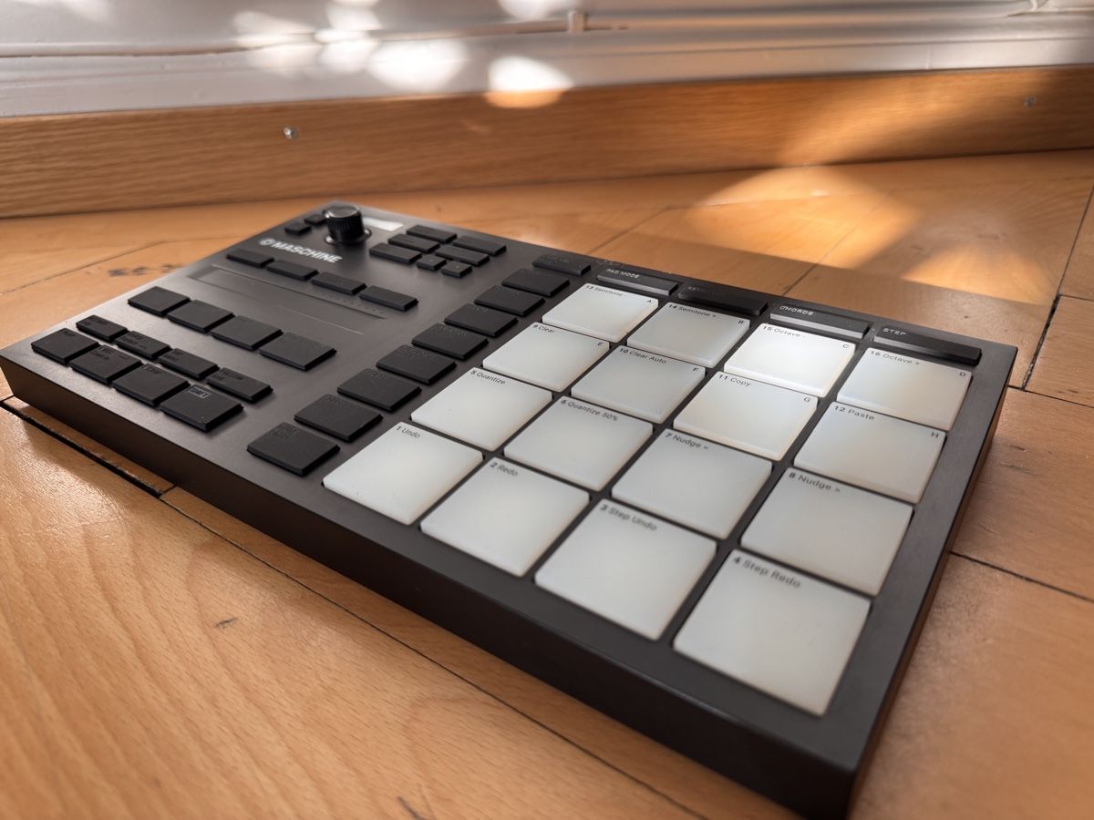 Native Instruments Musikinstrumente: Native Instruments Maschine Mikro MK3 – Gebraucht aus Zürich von mateonen