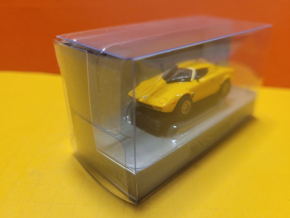 Diecast Masters 85512 CAT Chenille CT681 Bétonnière Ligne Haute Série 1 par 87 Échelle HO Modèle Diecast, Jaune et Blanc