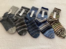 1 Paar neue handgestrickte Socken Nr. 42/43 zur Auswahl