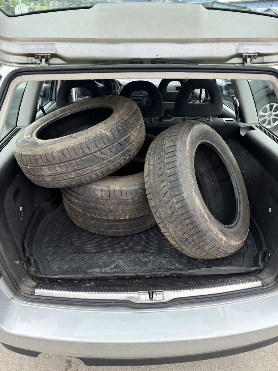 VW Automobili: VW Bora Variant 2.0 4Motion (Benzin/4x4) – Usato da Menziken venduto da rob_z8tq 6