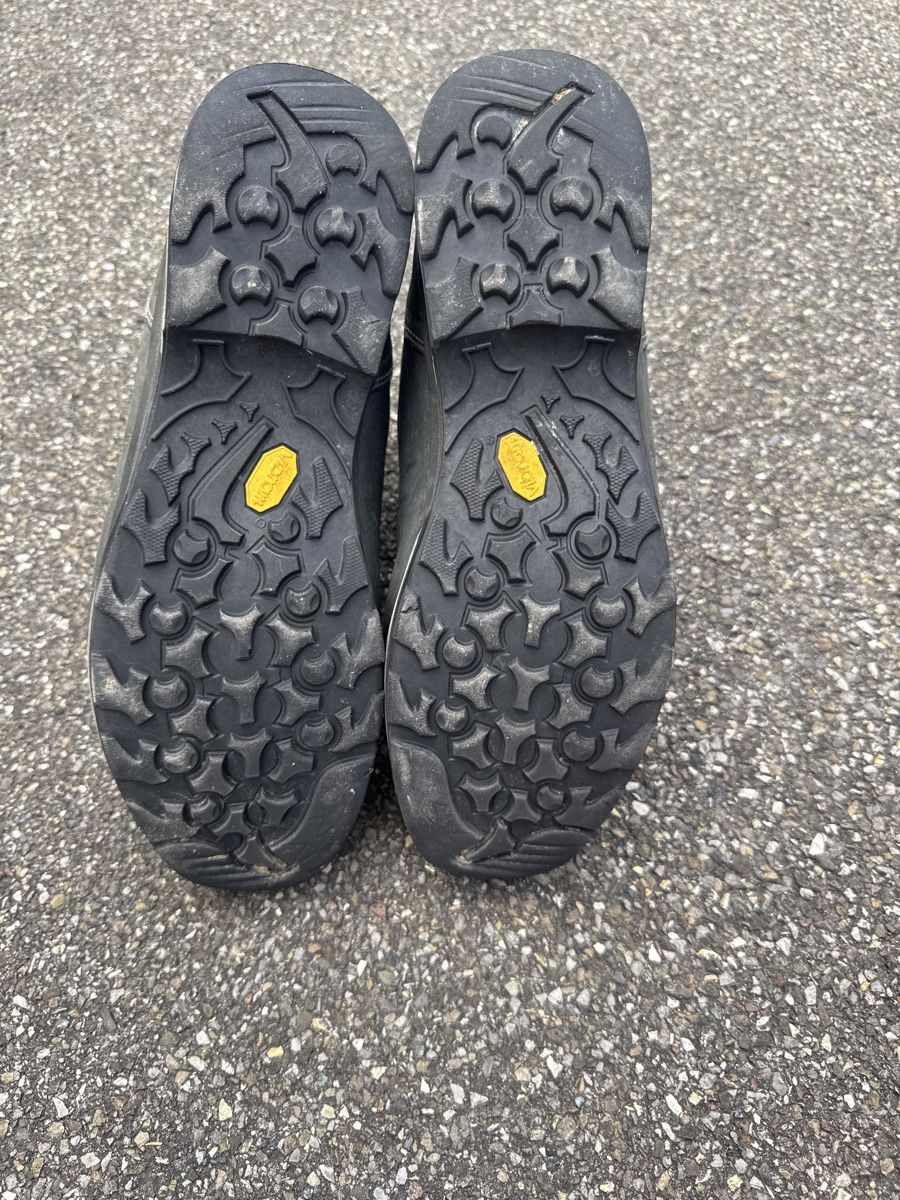 Lowa Scarpe da uomo: LOWA Trekkingschuhe Dunkelblau – Usato da Niederuzwil venduto da trust1963 2