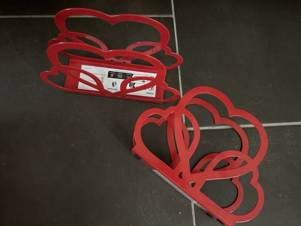 Ikea Altro per la casa: 2 Serviettenhalter Metall mit Herzen – Usato da Winterthur venduto da Guizza93