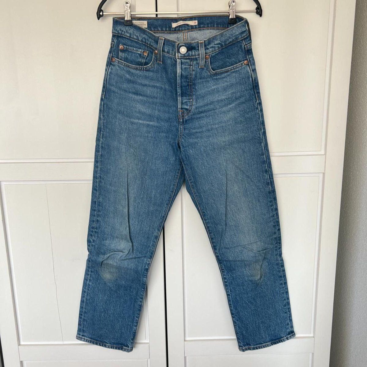 Levi's Jeans: Levi's Wedgie Straight Jeans, Size 26 – D'occasion à Muri b. Bern par SigridW