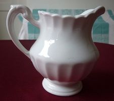 Caraffe antique en porcelaine