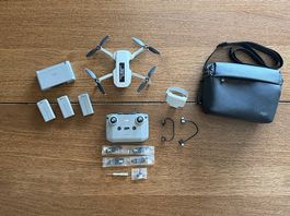DJI Mini 2 Fly More Combo Drohne + Zubehör