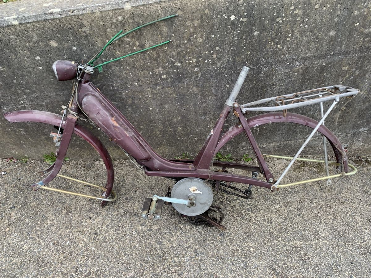 Pièces pour mobylette: Mofa Motobecane – Défectueux à Murgenthal par Ivy69