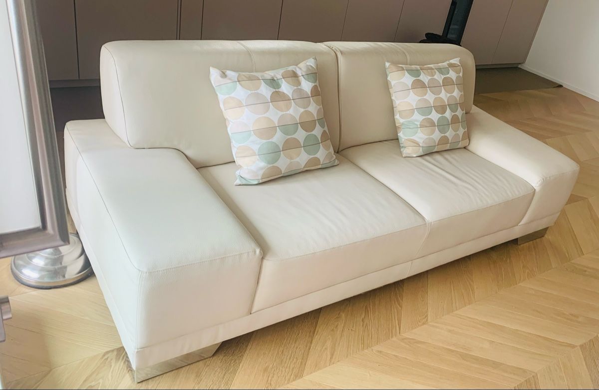 Sofas: 3 seats leather sofa ecru colour – Gebraucht aus Zürich von Angela_Fashion_Lover