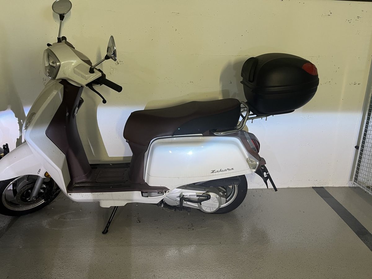 Scooters: Roller - 2039 km Stand – Gebraucht aus Zürich von JMRebo