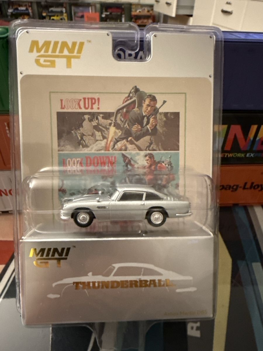 Aston Martin Modellautos: Mini GT Aston Martin DB5 Thunderball 007 Neu – Neu und originalverpackt aus Basel von Zomeg