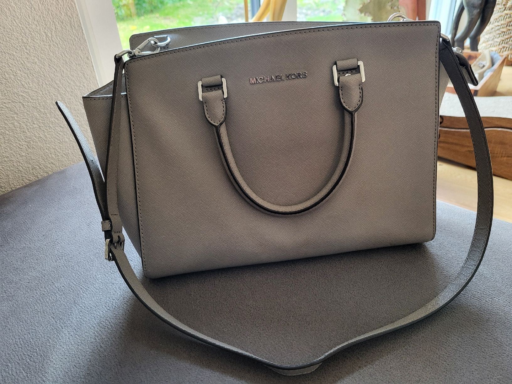 Michael Kors Borse da donna: Michael Kors Hand/Umhängetasche – Usato da Gutenswil venduto da ghekko88 1