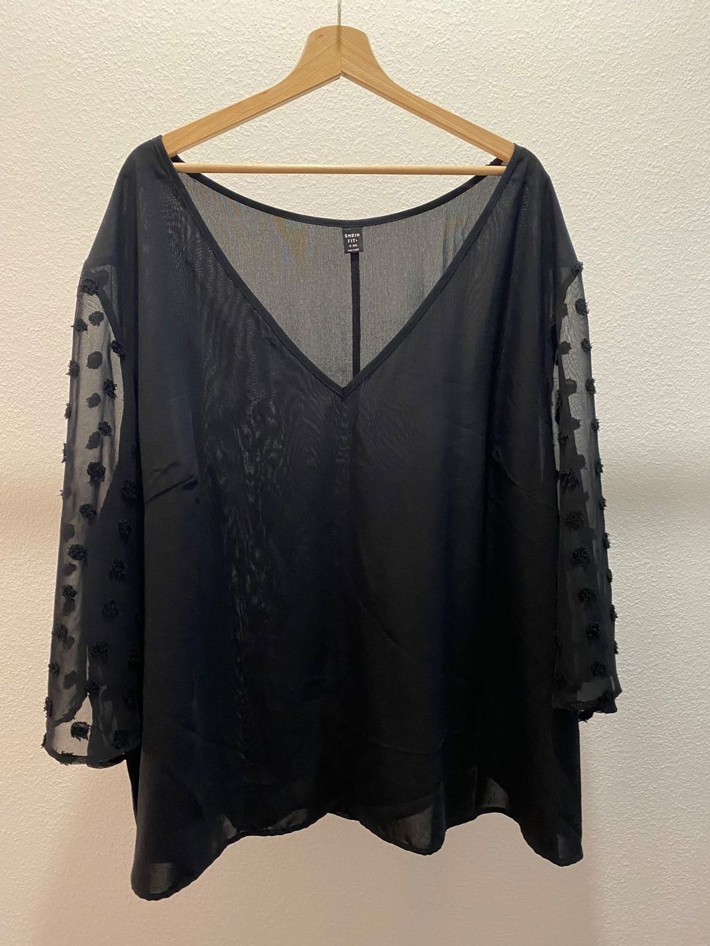 Shein Blusen: Bluse mit Trompetenärmel schwarz Gr. 56 / 58 / 60 – Gebraucht aus Pratteln von a23_j2gs 3