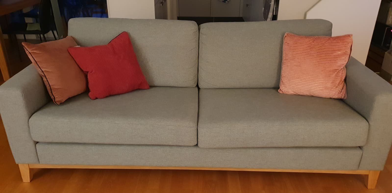 Divani: Wunderschönes Livique Sofa grau – Usato da Schaffhausen venduto da sabrina915