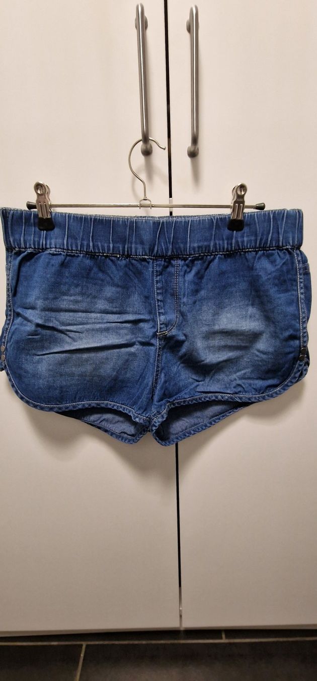 Roxy Pantaloni: Roxy Shorts – Usato da Oftringen venduto da bin_2wk8