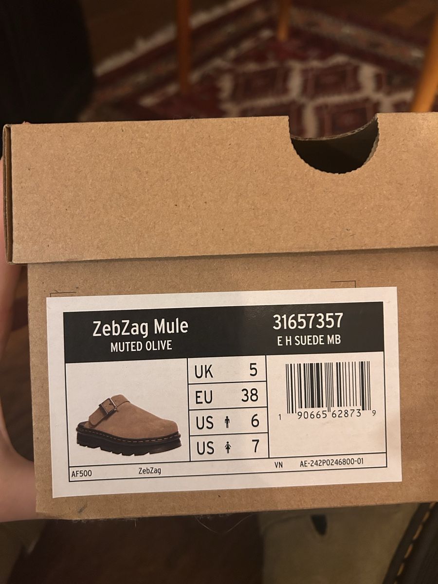 Dr. Martens Damenschuhe: Dr Martens green suede Clogs EU38 – Neu (gemäss Beschreibung) aus Zürich von AriadneK 3