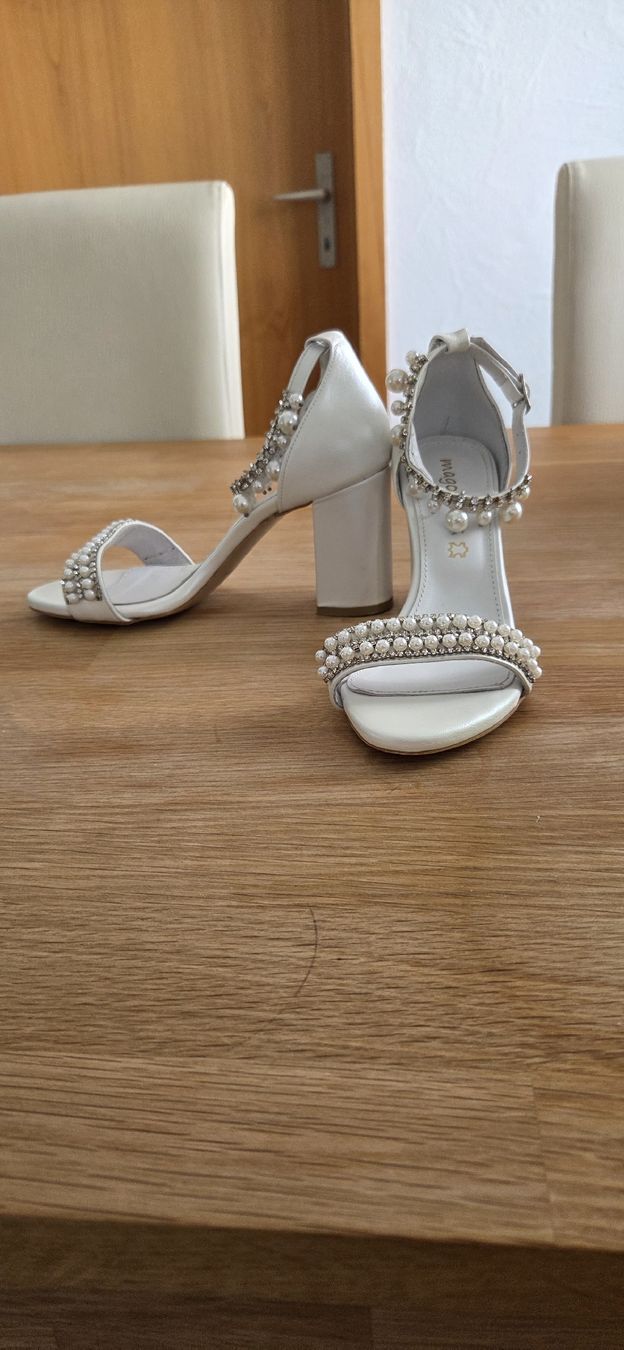 Scarpe da donna: Brautschuhe – Usato da Volketswil venduto da c_k-m 2