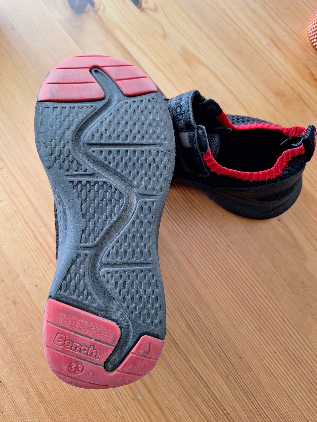 Scarpe per ragazzi: Turnschuhe Grösse 33 – Usato da Aesch BL venduto da ChezToKa 2