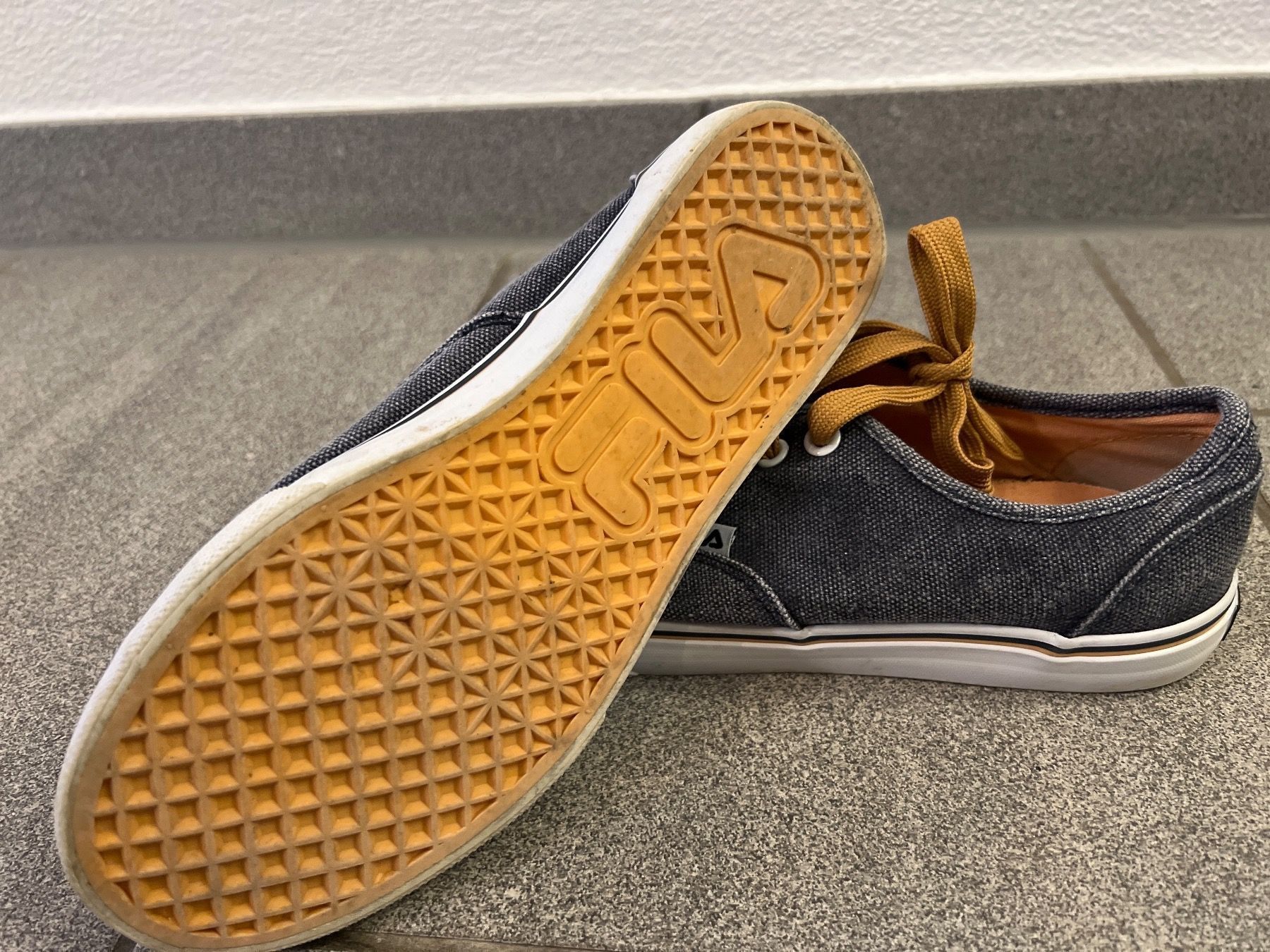 Fila Scarpe per ragazze: FILA Sneakers Gr. 37 – Usato da Endingen venduto da Sugarwoman 2
