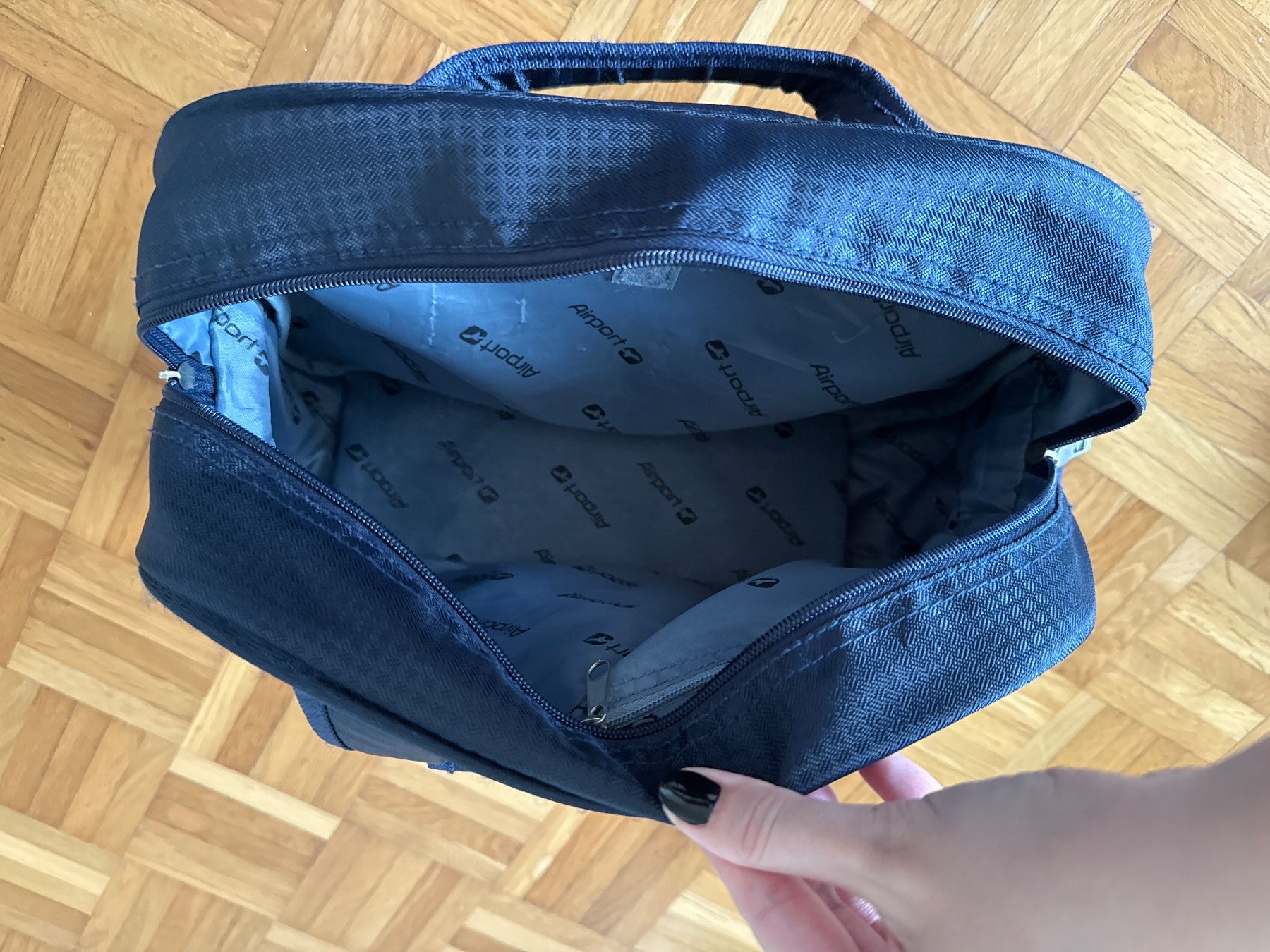 Custodie per cosmetici: AIRPORT Kosmetiktasche / Necessaire – Usato da Horgen venduto da linuxrp 6