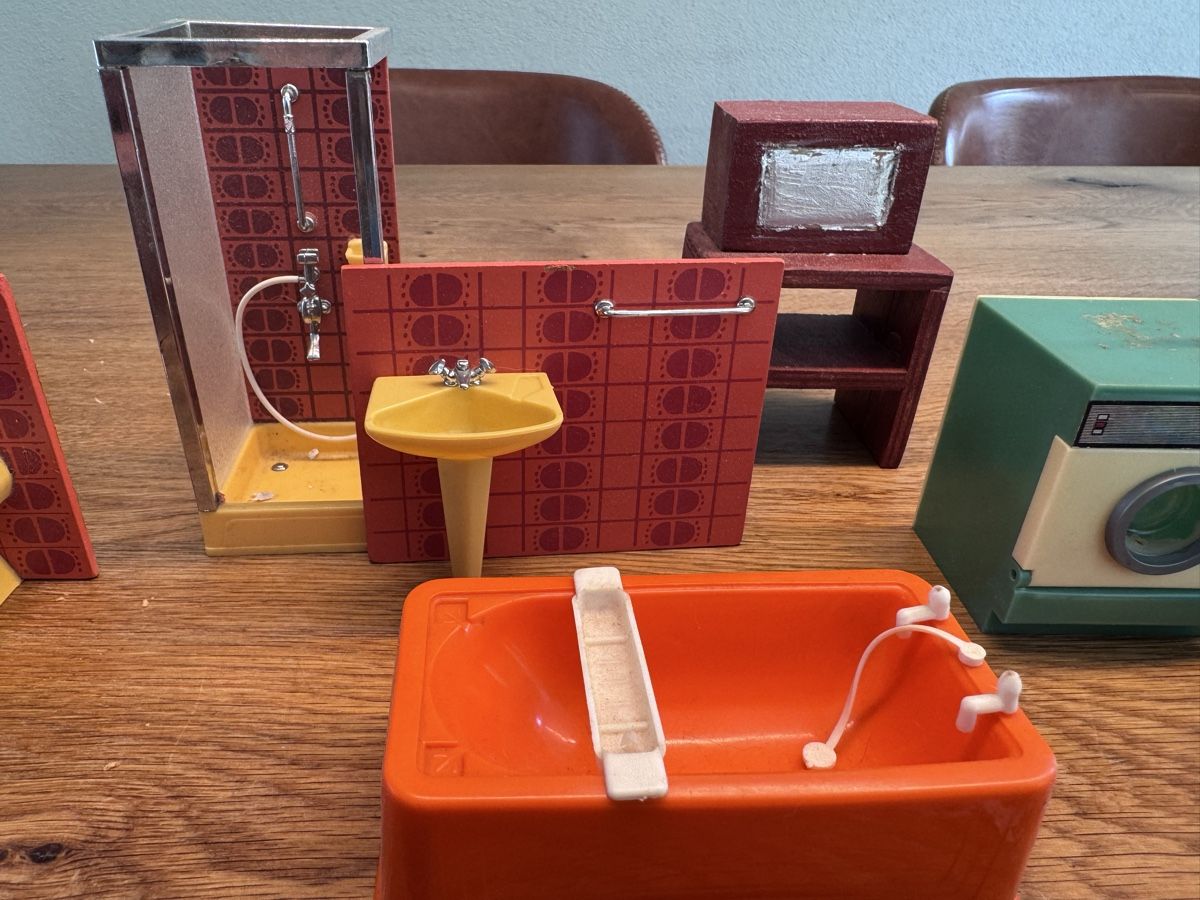 Maisons & Meubles de poupées: Puppenhaus Möbel Vintage  – D'occasion à Niederbüren par Oetschli 2