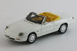 Alfa Romeo Spider IV 1989-1993 weiss          1:43 von Silas