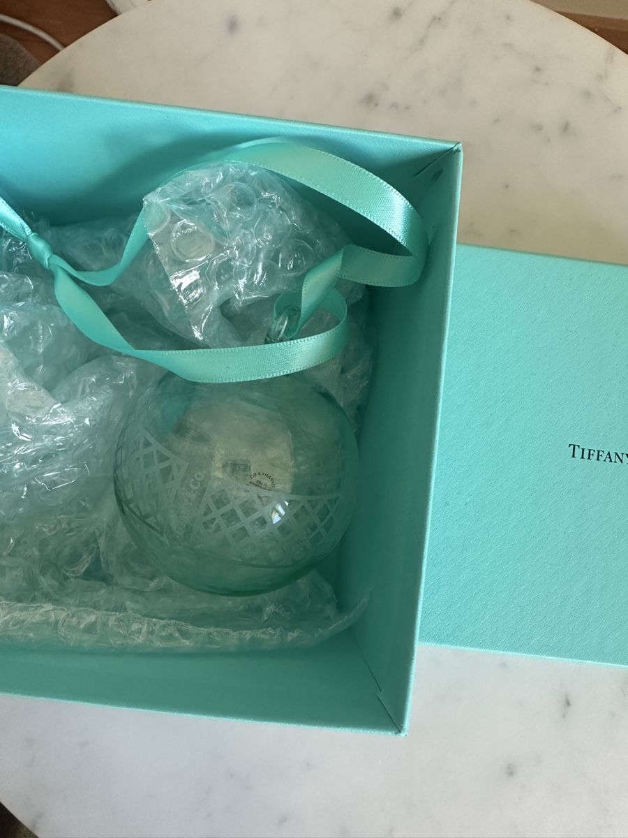 Tiffany & Co. Tutte le decorazioni: Tiffany & Co Weihnachs Kugel – Nuovo e nell'imballaggio originale da Zürich venduto da Clausiuus 3