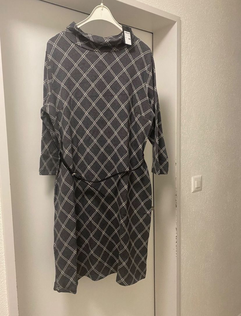 Robes: Kleid gr. 44 – Neuf (Voir description) à Wald ZH par Slaste 2
