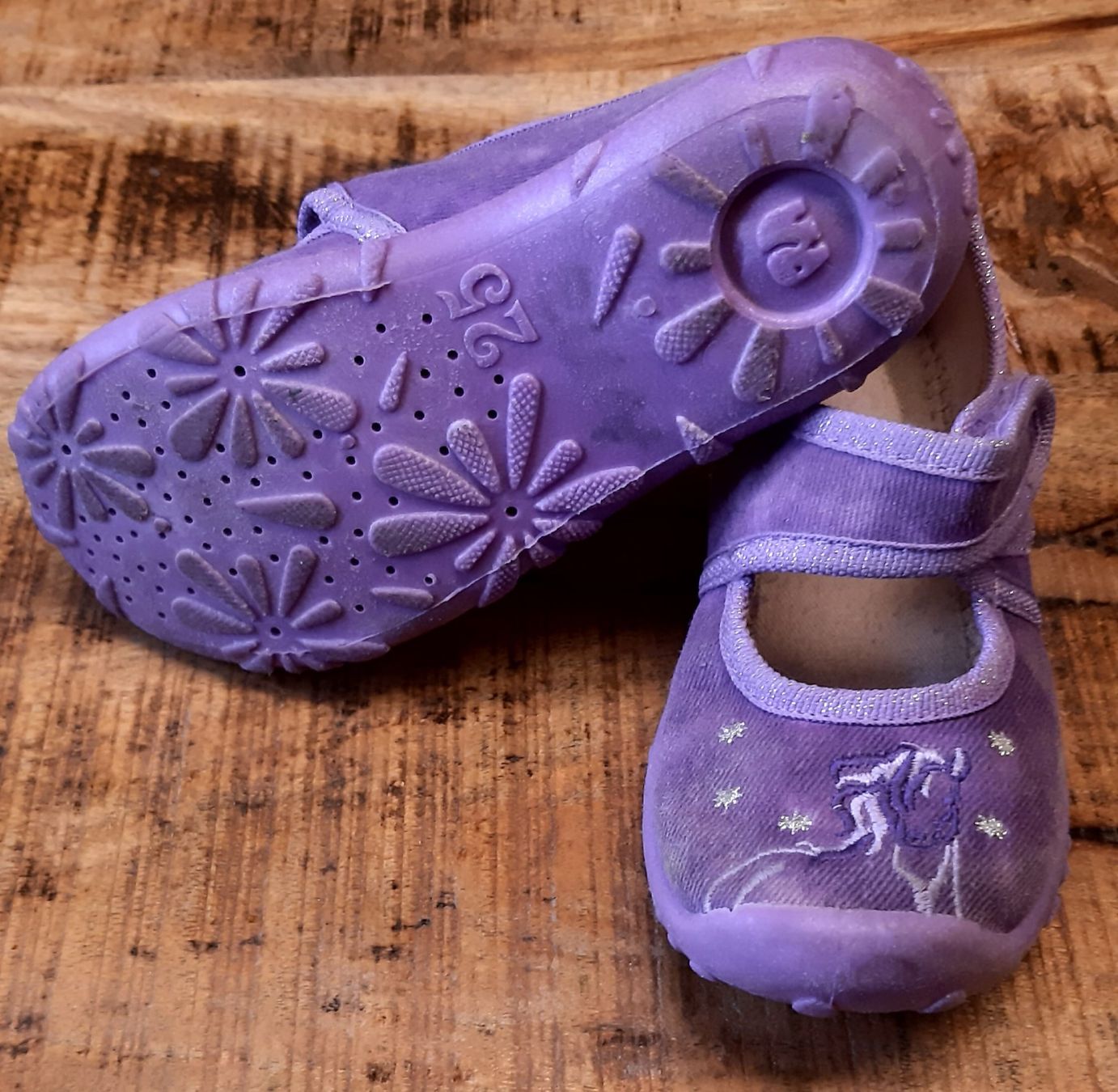Elefanten Scarpe per ragazze: Mädchen Hausschuhe lila mit Einhorn, Grösse 25 – Usato da Wiler b. Utzenstorf venduto da ryan81 3