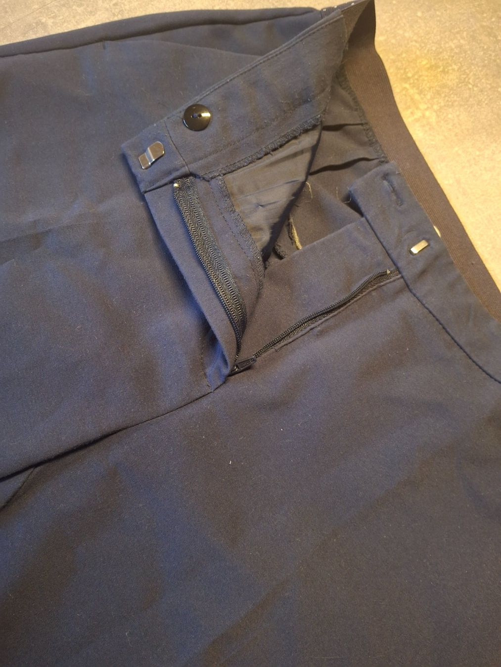 Pantalons: Pantalon taille 38 marque Camaïeu 50% coton – D'occasion à Villiers par san_jn5w 3