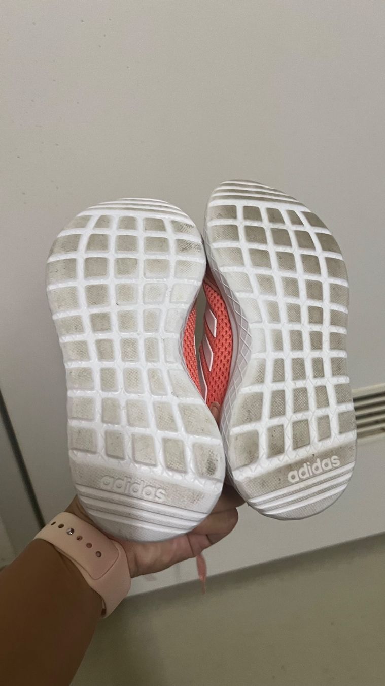Adidas Chaussures garçon: Adidas Kinderschuhe – D'occasion à Frauenfeld par anaul_2000 1
